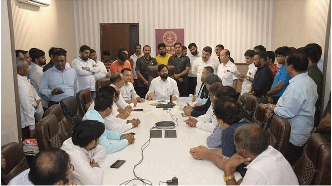 ఉద్ధవ్ ఠాక్రేకు భారీ షాక్ : షిండే గ్రూపులో చేరిన 12 రాష్ట్రాల పార్టీ చీఫ్‌లు