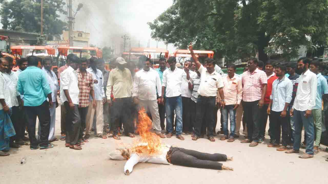 ఈటలా.. నోరు జాగ్రత్త
