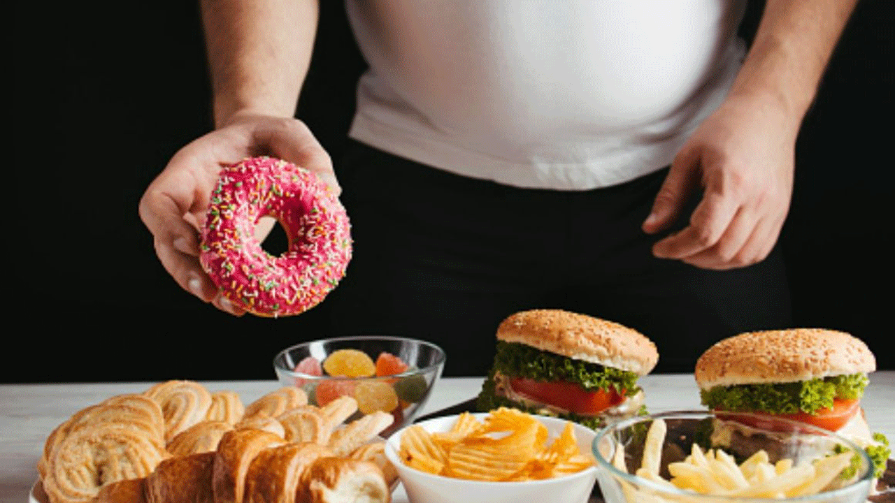Eating Disorder | రాత్రిపూట అతిగా తింటున్నారా? అయితే, ఈ మూడు చిట్కాలు పాటించండి!