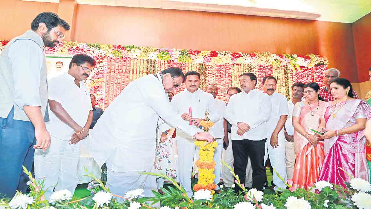 సాంస్కృతిక సౌరభం.. అట్టహాసంగా తెలంగాణ జాతీయ సమైక్యతా వజ్రోత్సవాలు