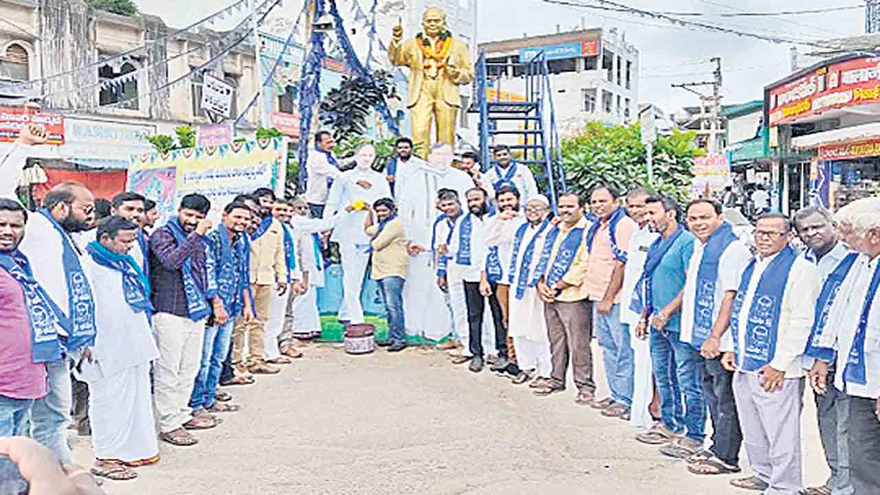 సీఎం దళిత పక్షపాతి