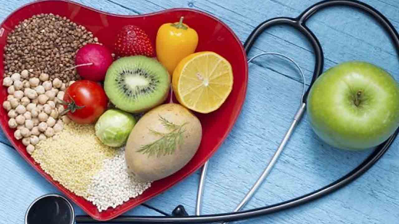 High Cholesterol Diet: అధిక కొలెస్ట్రాల్‌తో బాధ‌ప‌డుతున్నారా? అయితే, వీటిని తినాల్సిందే..