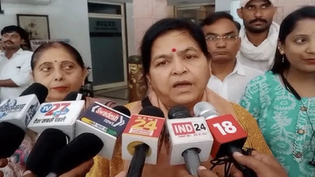 ఐడీ కార్డు ఉంటేనే గ‌ర్బా పందిళ్ల‌కు అనుమ‌తి..