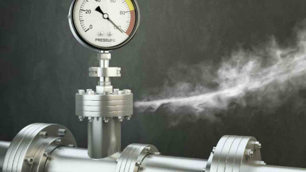 Maharashtra | కెమిక‌ల్ యూనిట్‌లో గ్యాస్ లీక్‌.. ఒక‌రి మృతి