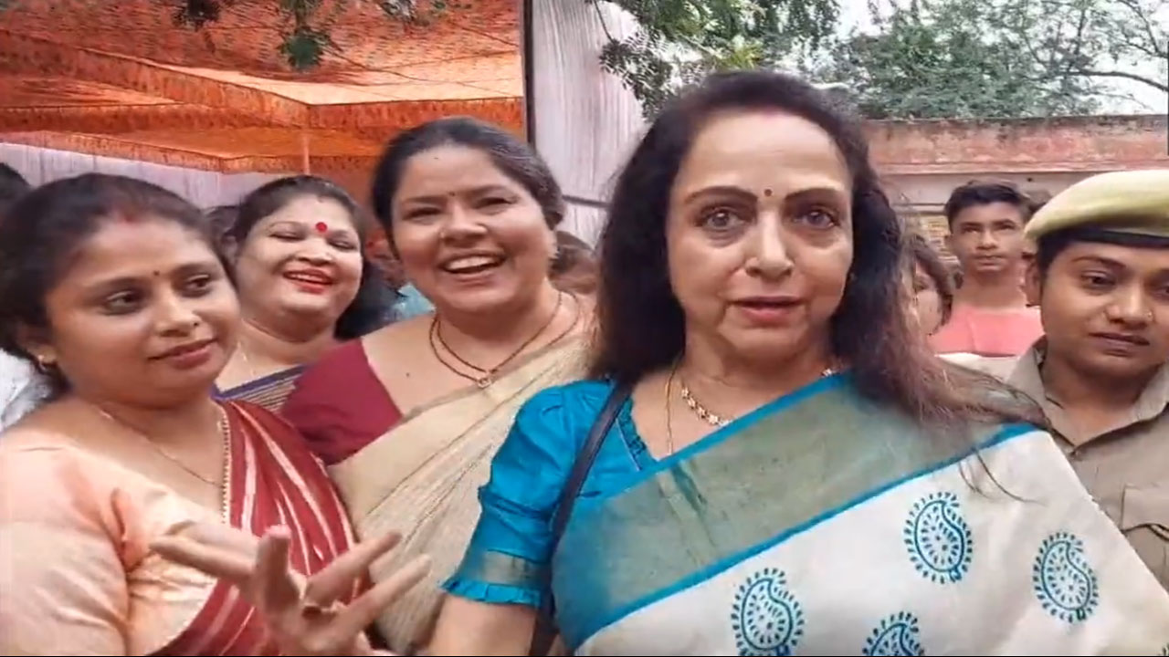 రాఖీ సావంత్ కావాలంటారేమో.. సెటైర్ వేసిన హేమా మాలిని