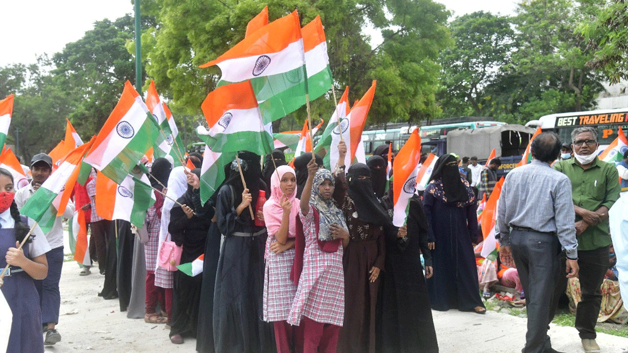 Telangana | ఊరూరా ఎగిరిన జాతీయ జెండా..వెల్లివిరిసిన సమైక్యత స్ఫూర్తి