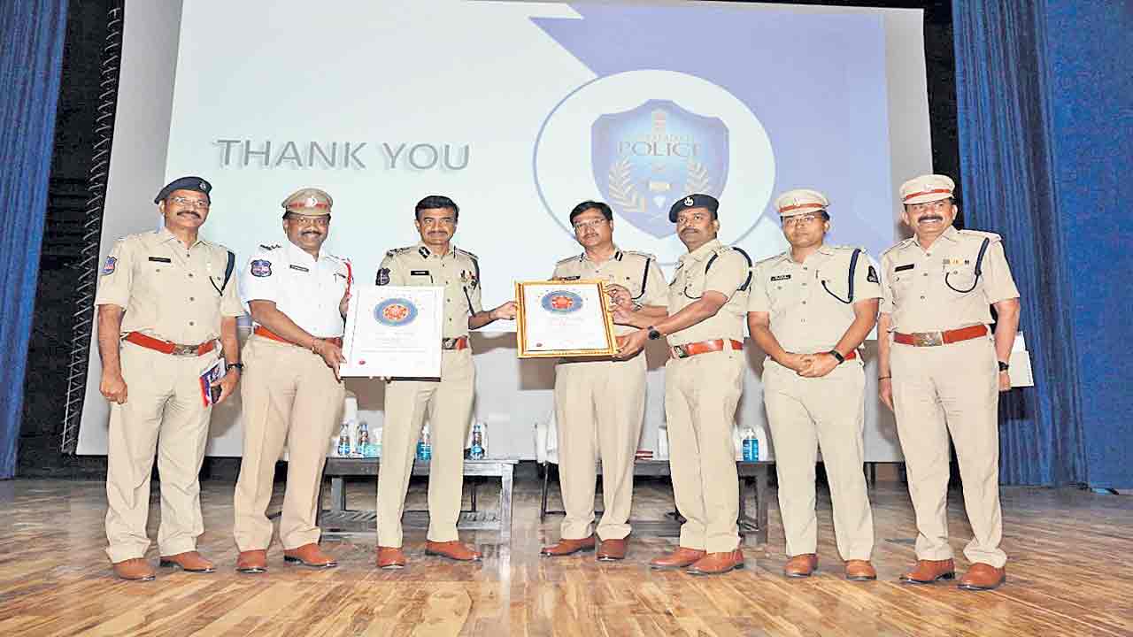 ట్రాఫిక్‌ రద్దీని తగ్గించి..వాహనాల వేగం పెంచాలి