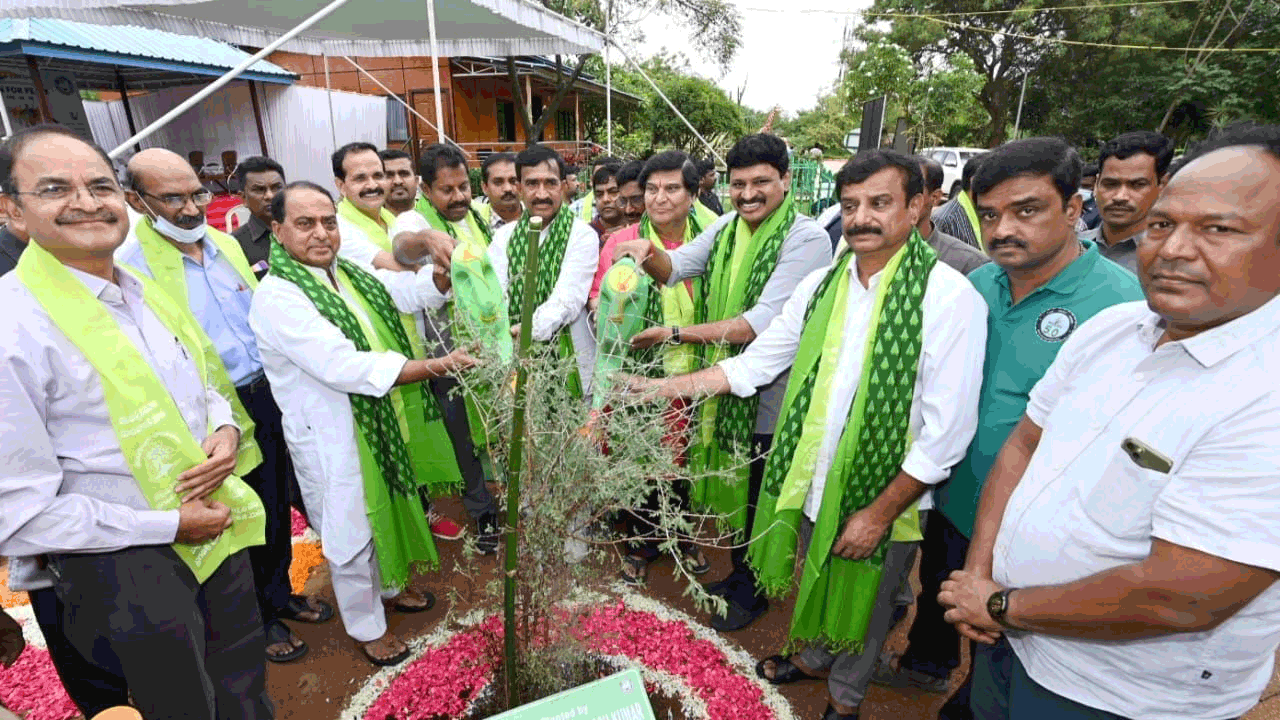 మొక్కలు నాటడం జీవన విధానంలో భాగం కావాలి : మంత్రి ఇంద్రకరణ్ రెడ్డి