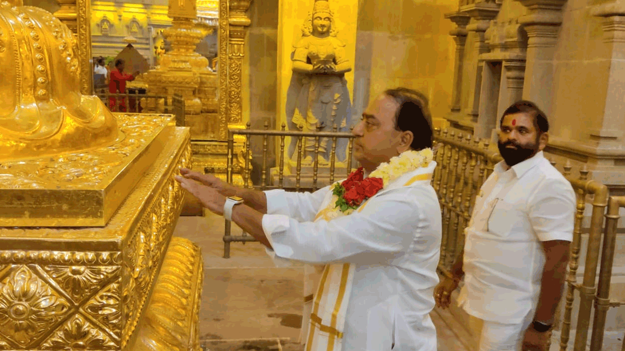 Yadadri temple | యాదాద్రీశుడిని దర్శించుకున్న మంత్రి ఇంద్రకరణ్ రెడ్డి