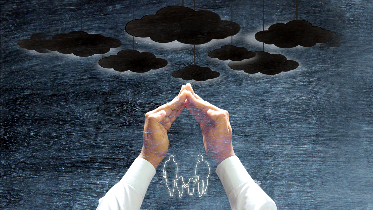 జీవిత బీమా ఎందుకు తీసుకోవాలి? ట‌ర్మ్ పాల‌సీ ప్రీమియం ఎలా సెట్ చేసుకోవాలి?