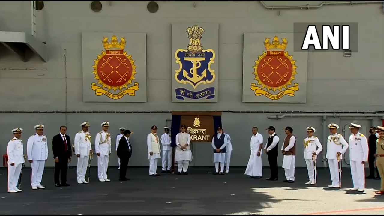 భార‌తీయ నౌకాద‌ళంలో చేరిన స్వ‌దేశీ ఐఎన్ఎస్ విక్రాంత్‌