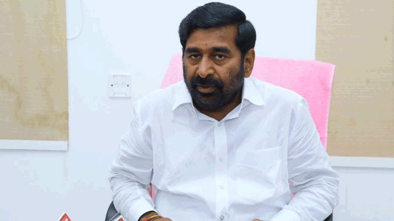 నిత్యం వార్తల్లో ఉండేందుకే గవర్నర్ ప్రయత్నం : మంత్రి జగదీష్‌ రెడ్డి ఫైర్