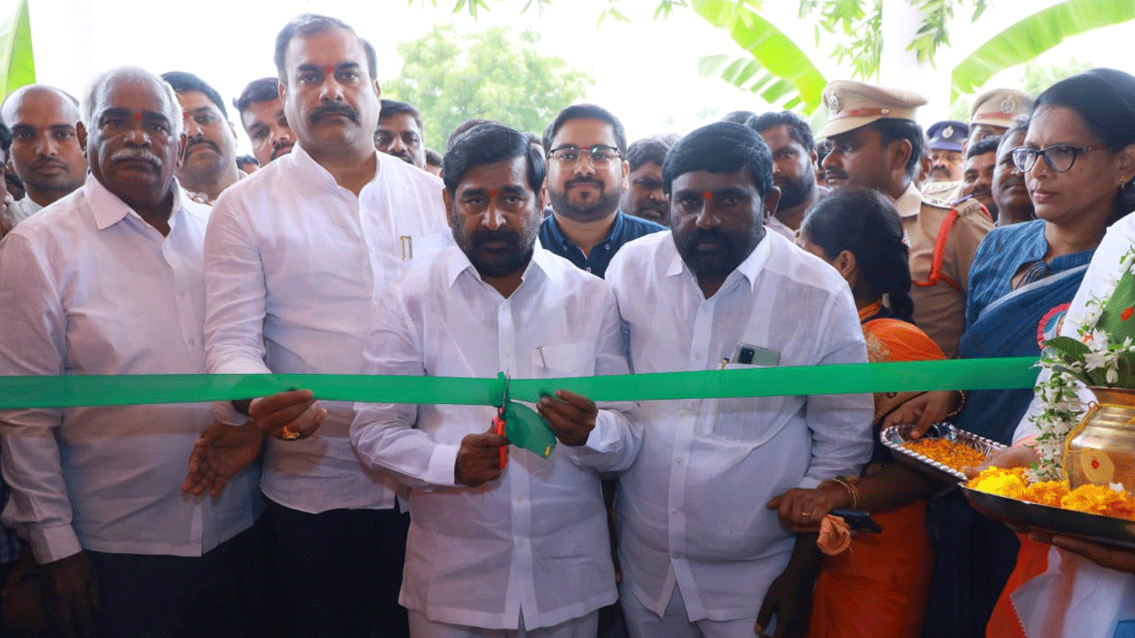 కస్తూర్బా గాంధీ పాఠశాల భవనాన్ని ప్రారంభించిన మంత్రి జగదీష్ రెడ్డి