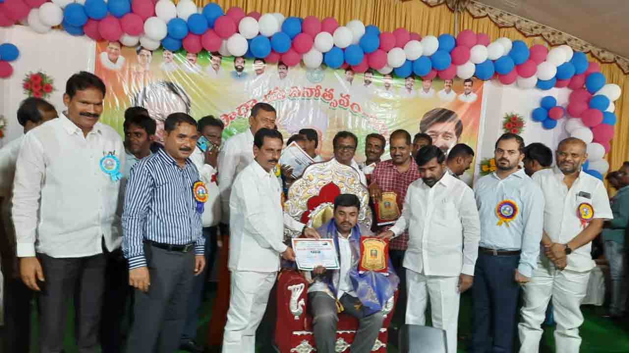 ఉపాధ్యాయ వృత్తి ఎంతో పవిత్రమైంది : మంత్రి జగదీష్‌ రెడ్డి