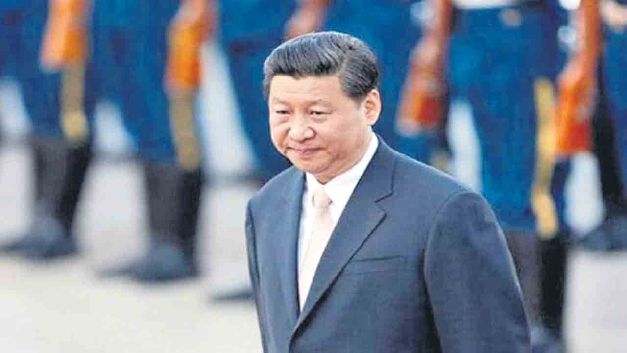 నియంతృత్వ ద్రోహి జిన్‌పింగ్‌ను తొలగించండి… చైనా అధ్యక్షుడికి వ్యతిరేకంగా బ్యానర్లు