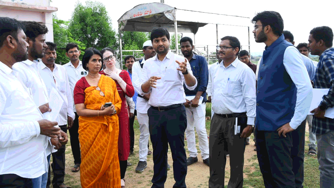 అంగన్‌వాడీ కేంద్రాల్లో  పౌష్టికాహారం అందించాలి : శృతి శరన్