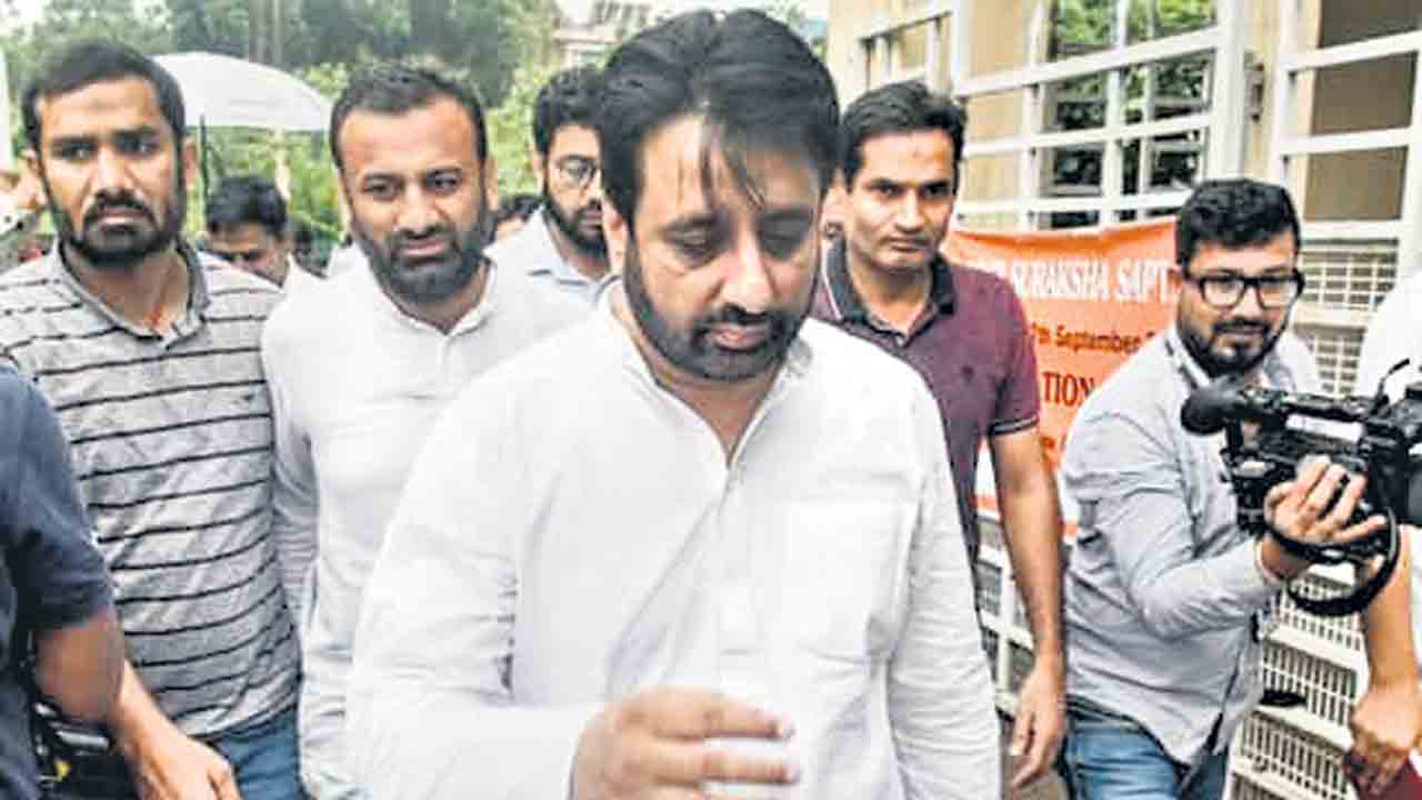 ఆప్‌ ఎమ్మెల్యే అమానతుల్లాఖాన్‌ అరెస్ట్‌