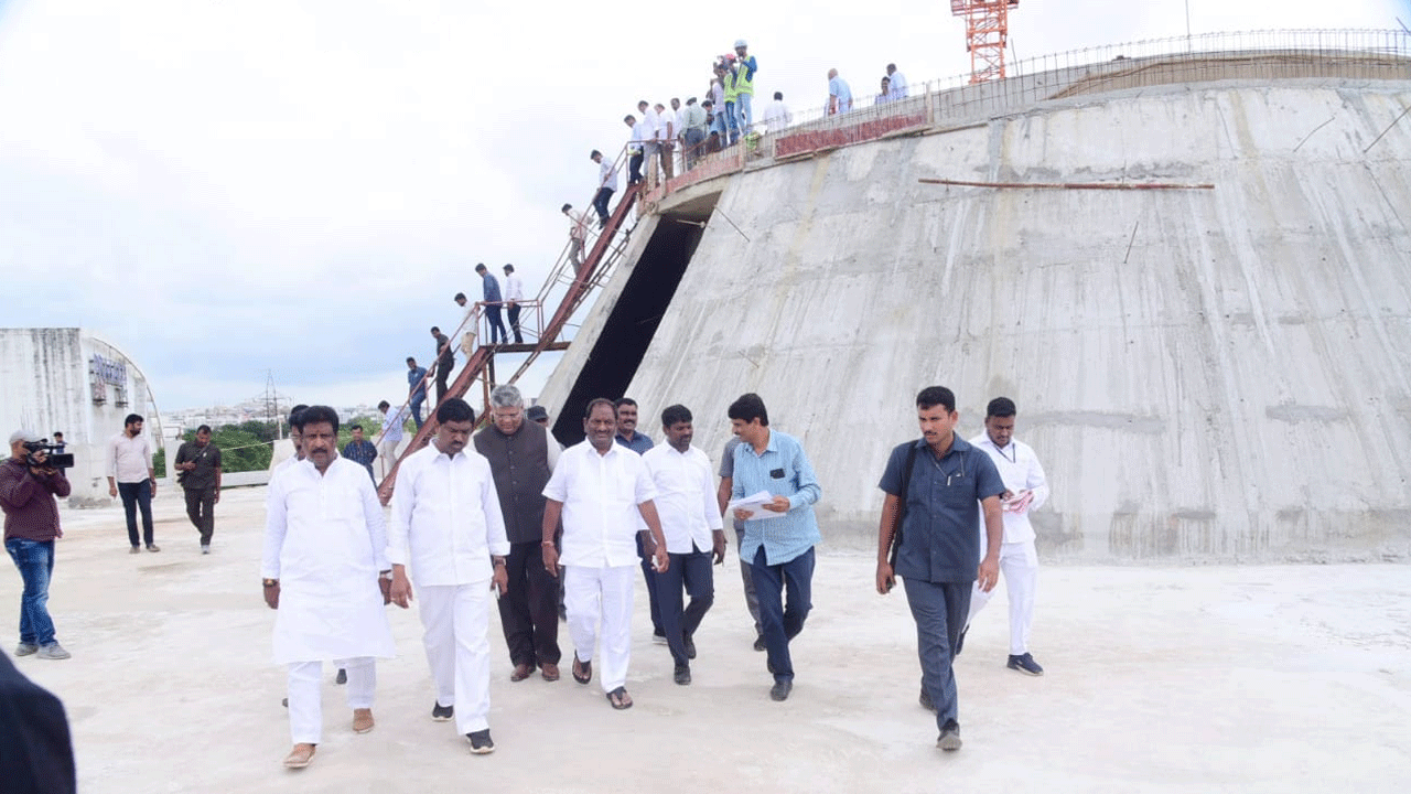 త్వరలోనే అంబేద్కర్‌ విగ్రహ నిర్మాణ పనులు పూర్తి : మంత్రి కొప్పుల