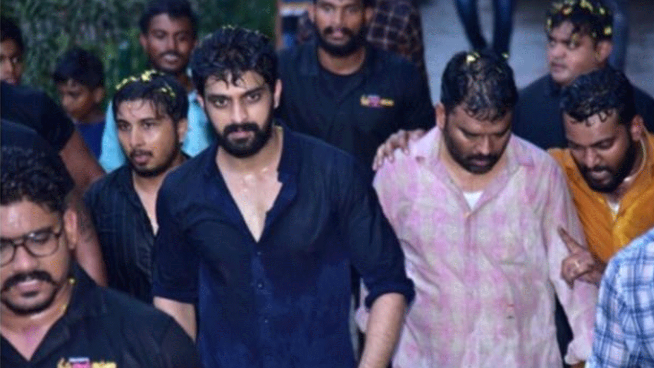 Naga Shourya | వ‌ర్షంలో త‌డుస్తూ సినిమా ప్ర‌మోష‌న్స్ చేస్తున్న నాగశౌర్య‌.. వీడియో వైర‌ల్‌