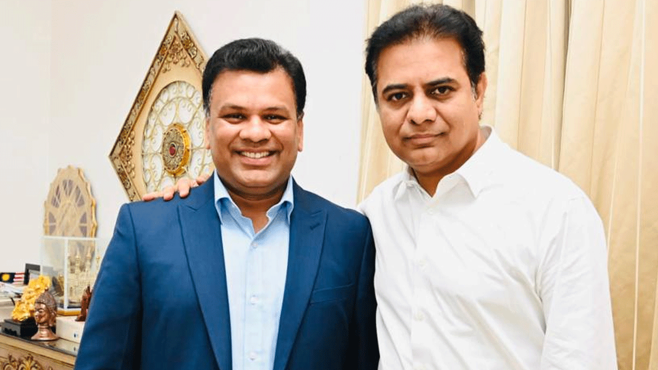 NRI | మంత్రి కేటీఆర్‌తో మహేష్ బిగాల భేటీ