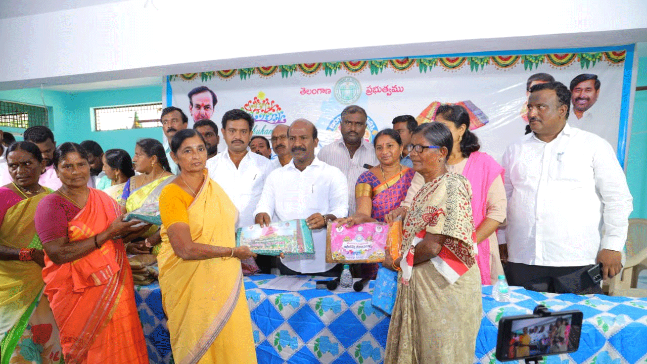 తెలంగాణ సంస్కృతిని విశ్వవ్యాప్తం చేసిన సీఎం కేసీఆర్ : ఎమ్మెల్యే చిరుమర్తి