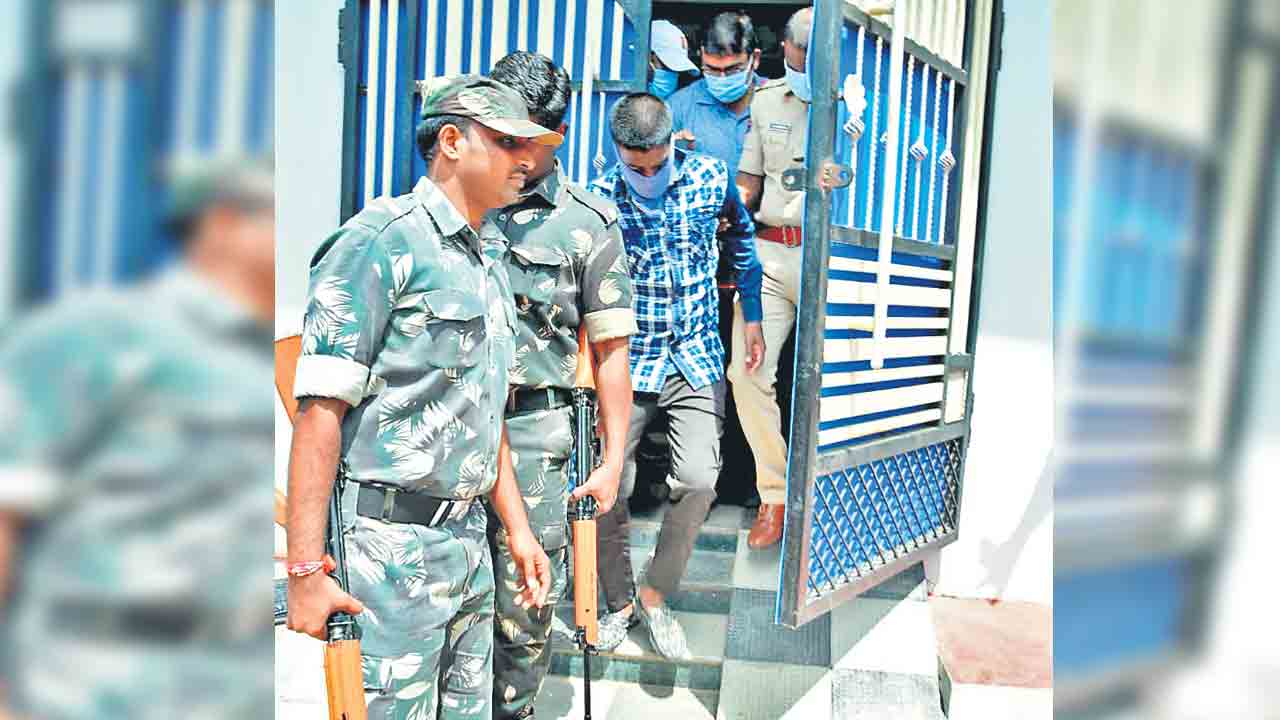 తెలంగాణ, ఏపీలో ఎన్‌ఐఏ సోదాలు