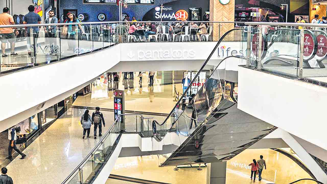 హైదరాబాద్‌లో అతిపెద్ద మాల్స్‌కు డిమాండ్‌