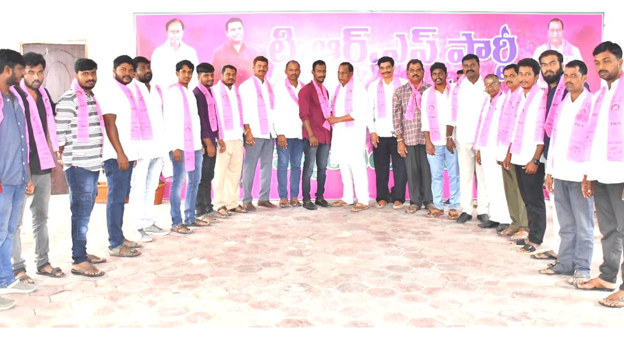 అభివృద్ధికి ఆకర్షితులయ్యే టీఆర్‌ఎస్‌లో చేరికలు : మంత్రి మల్లారెడ్డి