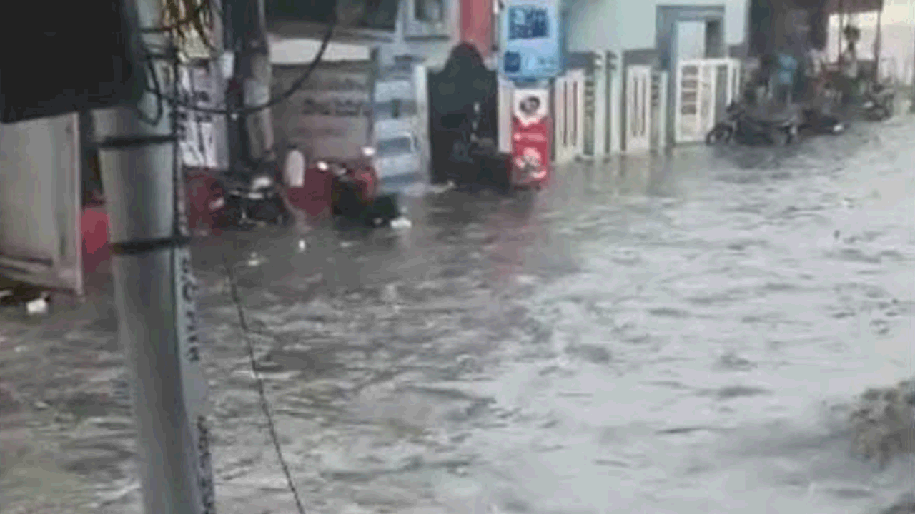 మహబూబ్‌నగర్‌లో భారీ వర్షం..జలమయమైన లోతట్టు ప్రాంతాలు