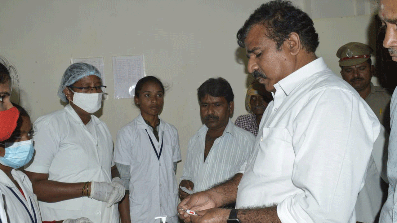 సర్కార్‌ దవఖానాల్లోనే మెరుగైన వైద్యం : ఎమ్మెల్యే క్రాంతికిరణ్‌