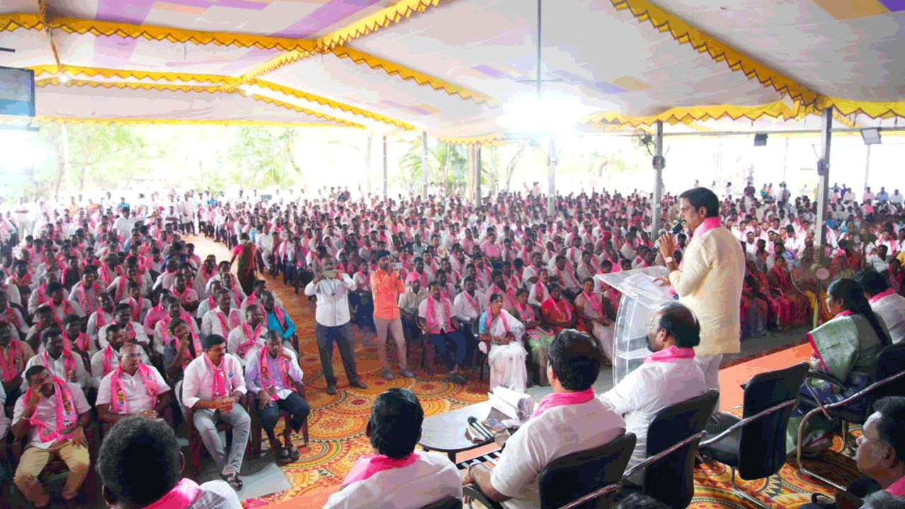 సీఎం కేసీఆర్‌ జాతీయ రాజకీయాల్లోకి రావాలని తీర్మానం