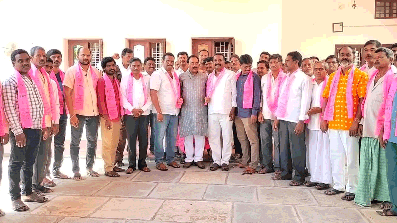 Munugodu | మాజీ ఎమ్మెల్యే ప్రభాకర్ రెడ్డి సమక్షంలో టీఆర్‌ఎస్‌లో భారీగా చేరికలు