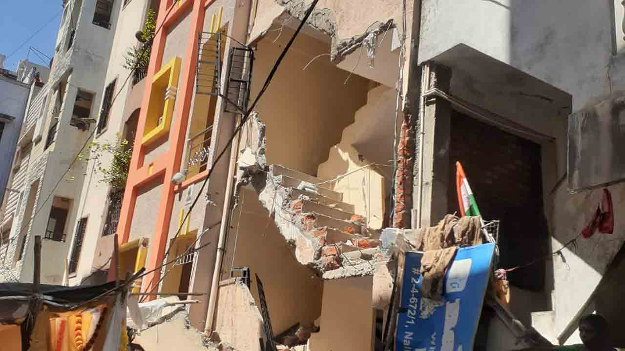 సికింద్రాబాద్‌లో పేలిన గ్యాస్ సిలిండ‌ర్.. ఇద్ద‌రికి గాయాలు