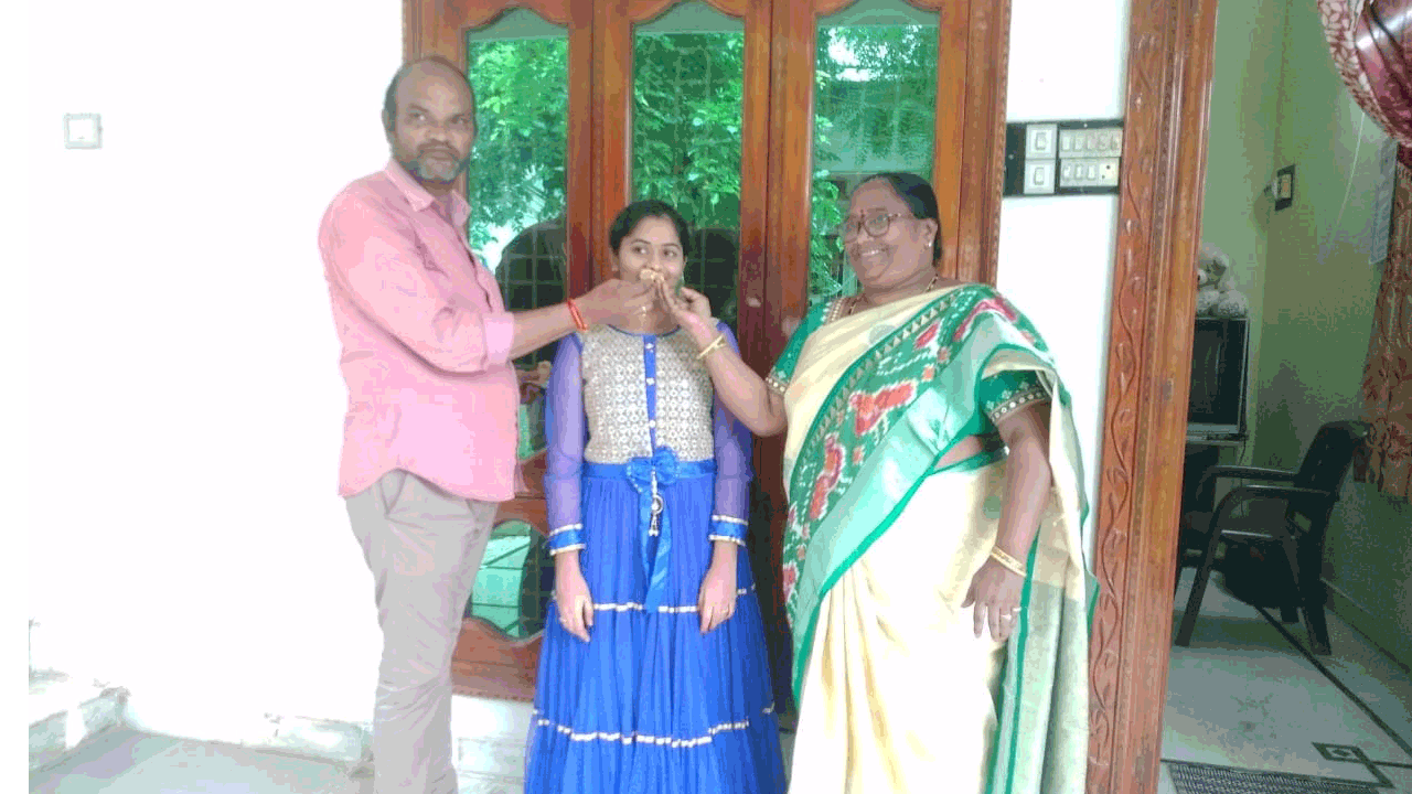 నీట్‌ ఫలితాల్లో ఉమ్మడి జిల్లా విద్యార్థుల ప్రతిభ