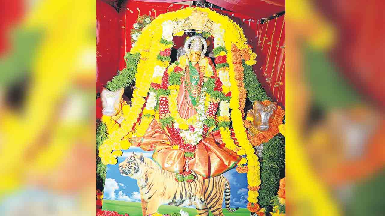 కూష్మాండ అవతారంలో అమ్మవారు