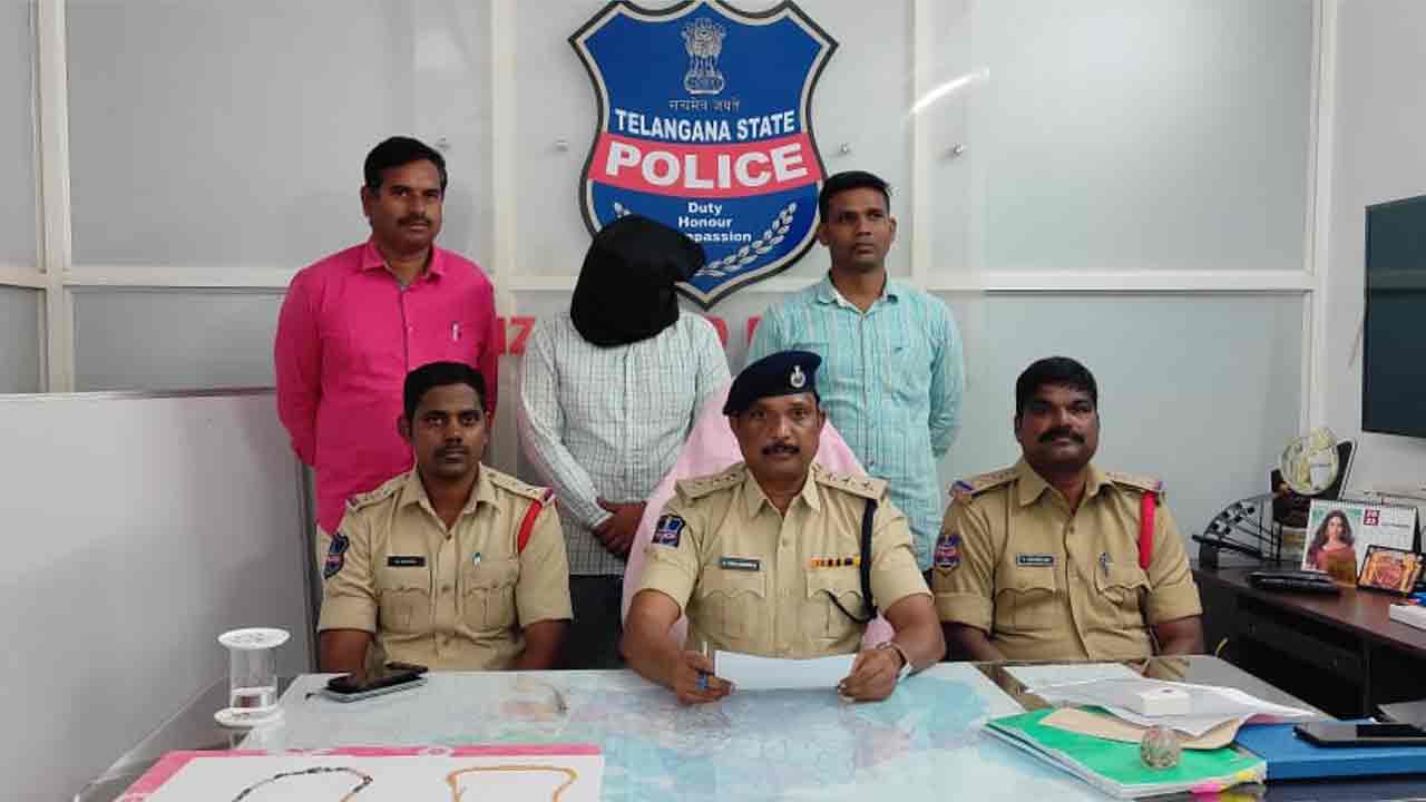 చైన్‌ స్నాచింగ్‌ కేసులో నిందితుడి అరెస్టు