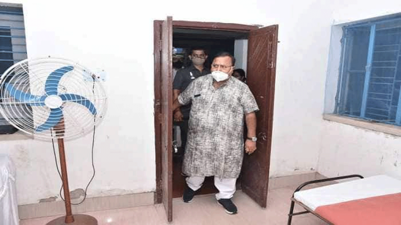 పార్ధా ఛ‌ట‌ర్జీకి చెందిన 48 కోట్ల ఆస్తులు సీజ్‌