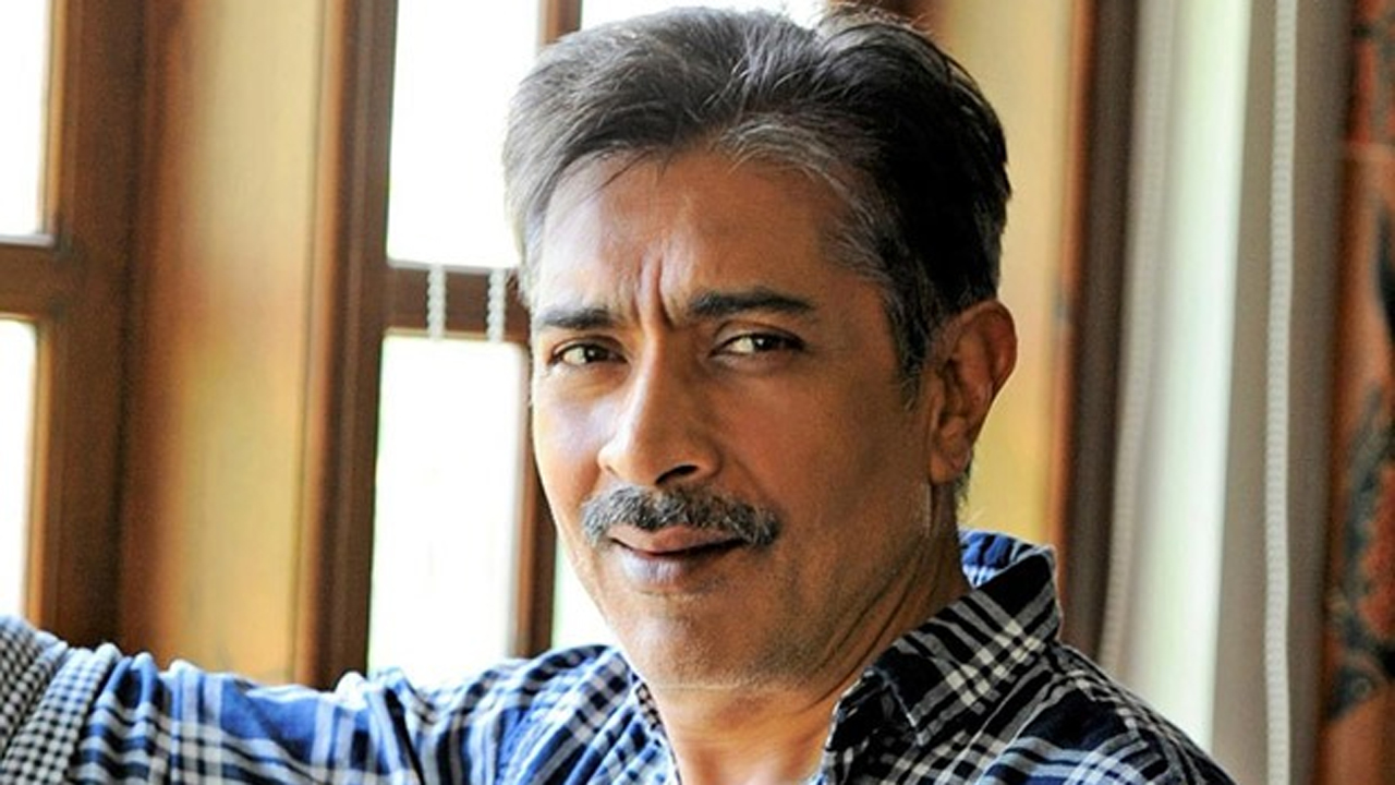 బాలీవుడ్ హీరోలు పాన్ మ‌సాలా యాడ్స్‌తో బిజీగా ఉన్నారు.. నేష‌న‌ల్ అవార్డు  డైరెక్ట‌ర్ సెన్సేష‌న‌ల్ కామెంట్స్‌