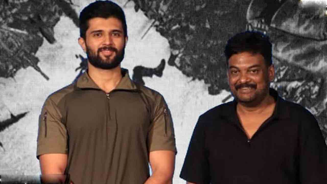 ‘లైగ‌ర్’ ఫ్లాప్ అవ‌డంతో.. పూరి-విజ‌య్‌లు అలాంటి సంచ‌ల‌న నిర్ణ‌యం తీసుకున్నారా?