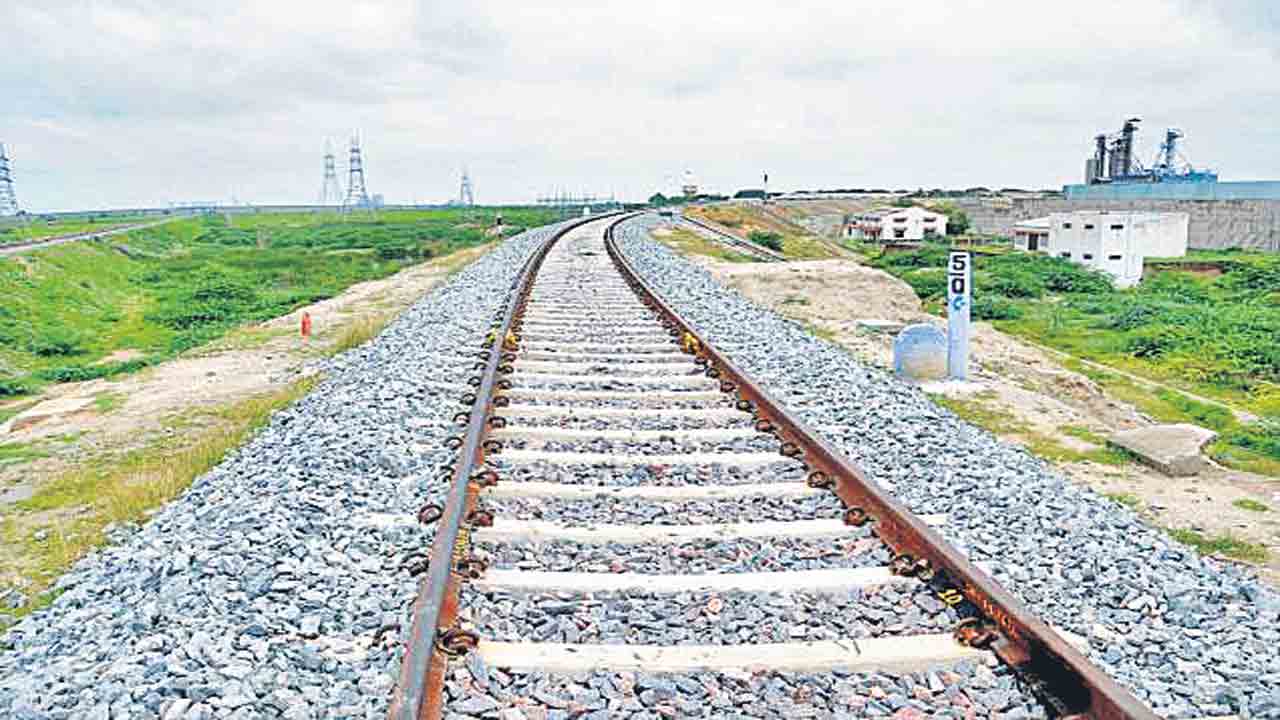 ఏండ్లు గడుస్తున్నా.. లైన్లు పడవు!