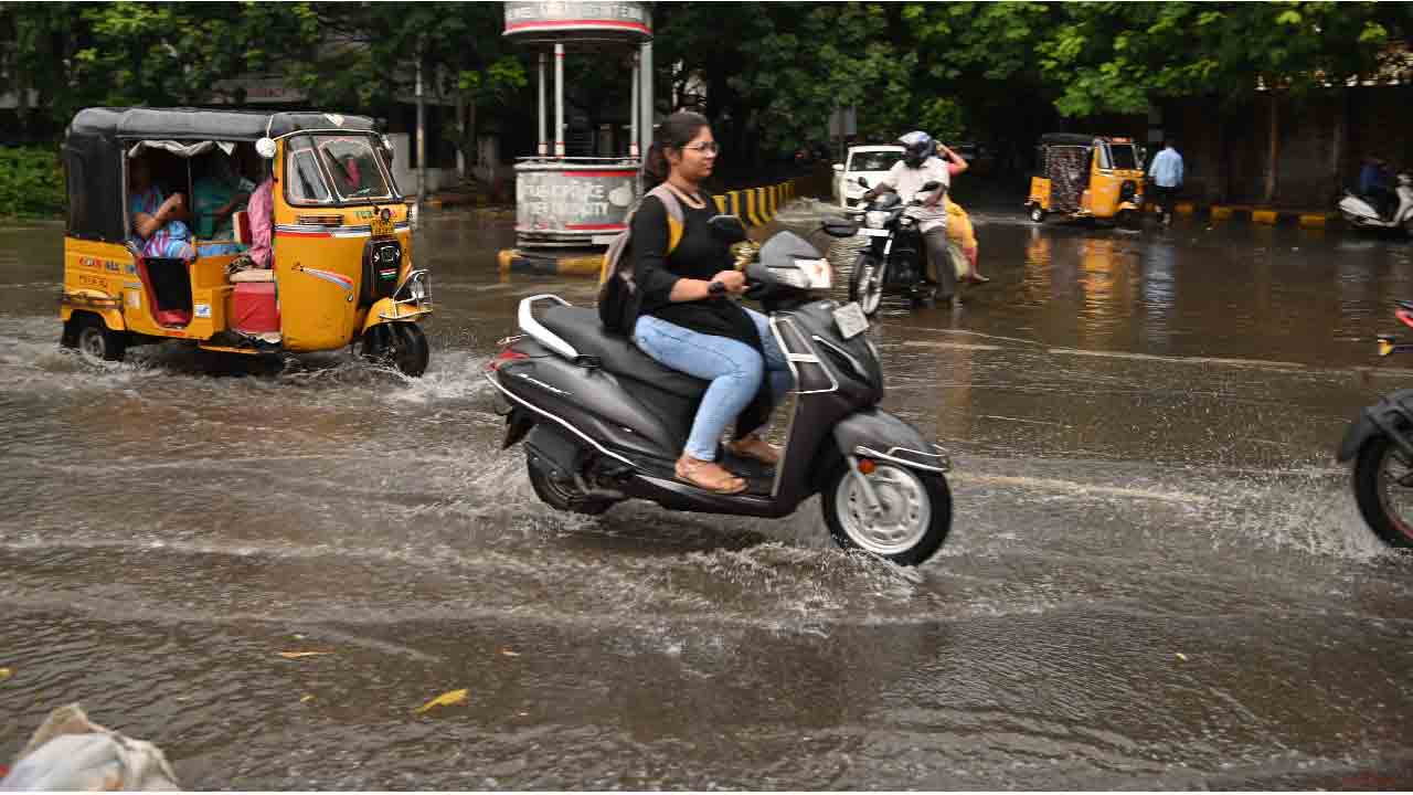 హైదరాబాద్లో దంచికొట్టిన వాన.. మరో రెండు రోజులు భారీ వర్షాలు