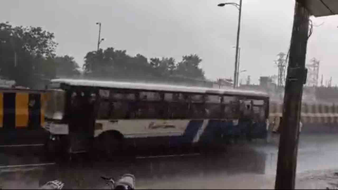హైదరాబాద్లో పలు ప్రాంతాల్లో భారీ వర్షం