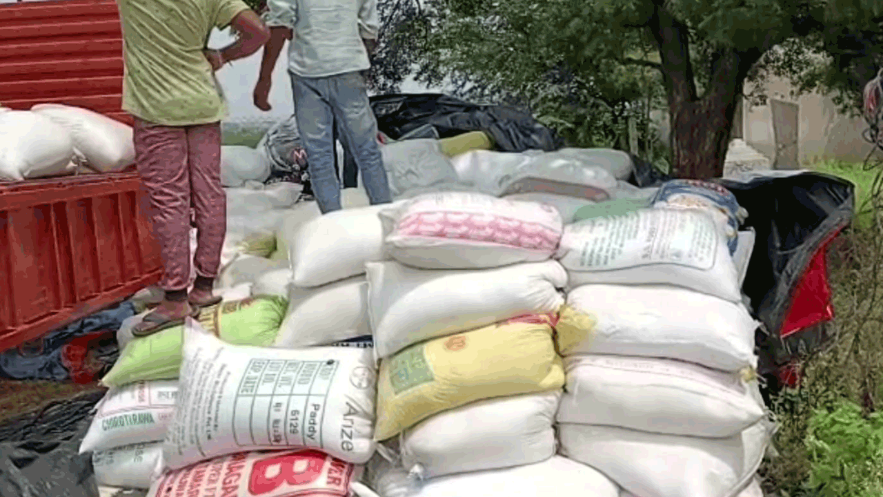 Crime news | బోగారంలో 40 క్వింటాళ్ల రేషన్‌ బియ్యం పట్టివేత