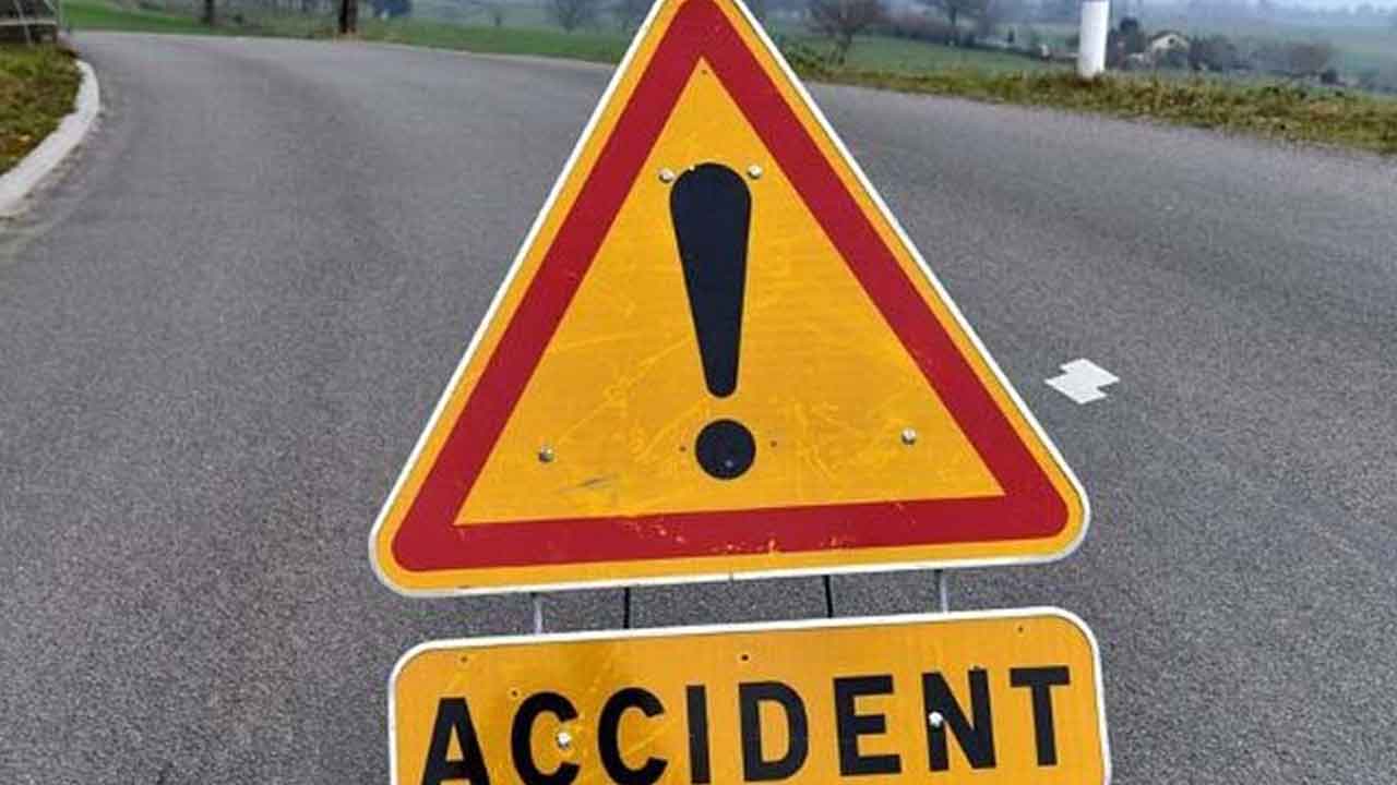 హిమాయత్‌సాగర్‌లో బైకును ఢీకొట్టిన కారు.. ఇద్దరు దుర్మరణం