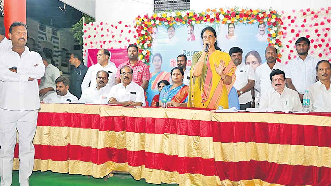 దేశం చూపు సీఎం కేసీఆర్‌ వైపు..