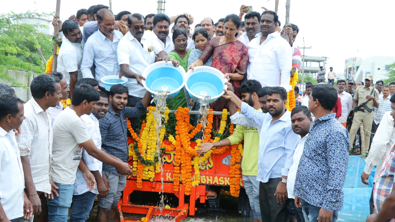 సబ్బండ వర్ణాల సంక్షేమానికి సీఎం కేసీఆర్‌ కృషి : మంత్రి సబితా ఇంద్రారెడ్డి