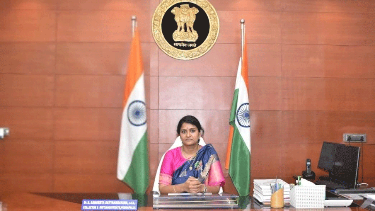 భారీ వర్షాల పట్ల అప్రమత్తంగా ఉండాలి : కలెక్టర్ సంగీత సత్యనారాయణ