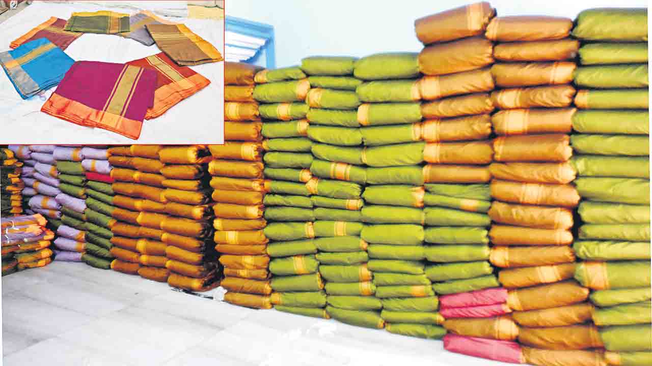 బతుకమ్మ సారెలొచ్చాయి