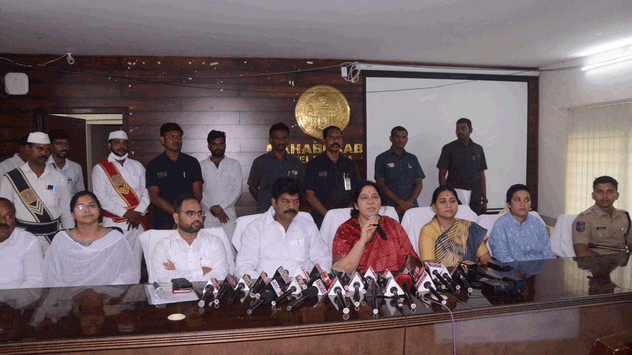 గిరిజన జీవితాల్లో వెలుగులు నింపిన తెలంగాణ ప్రభుత్వం : మంత్రి సత్యవతి