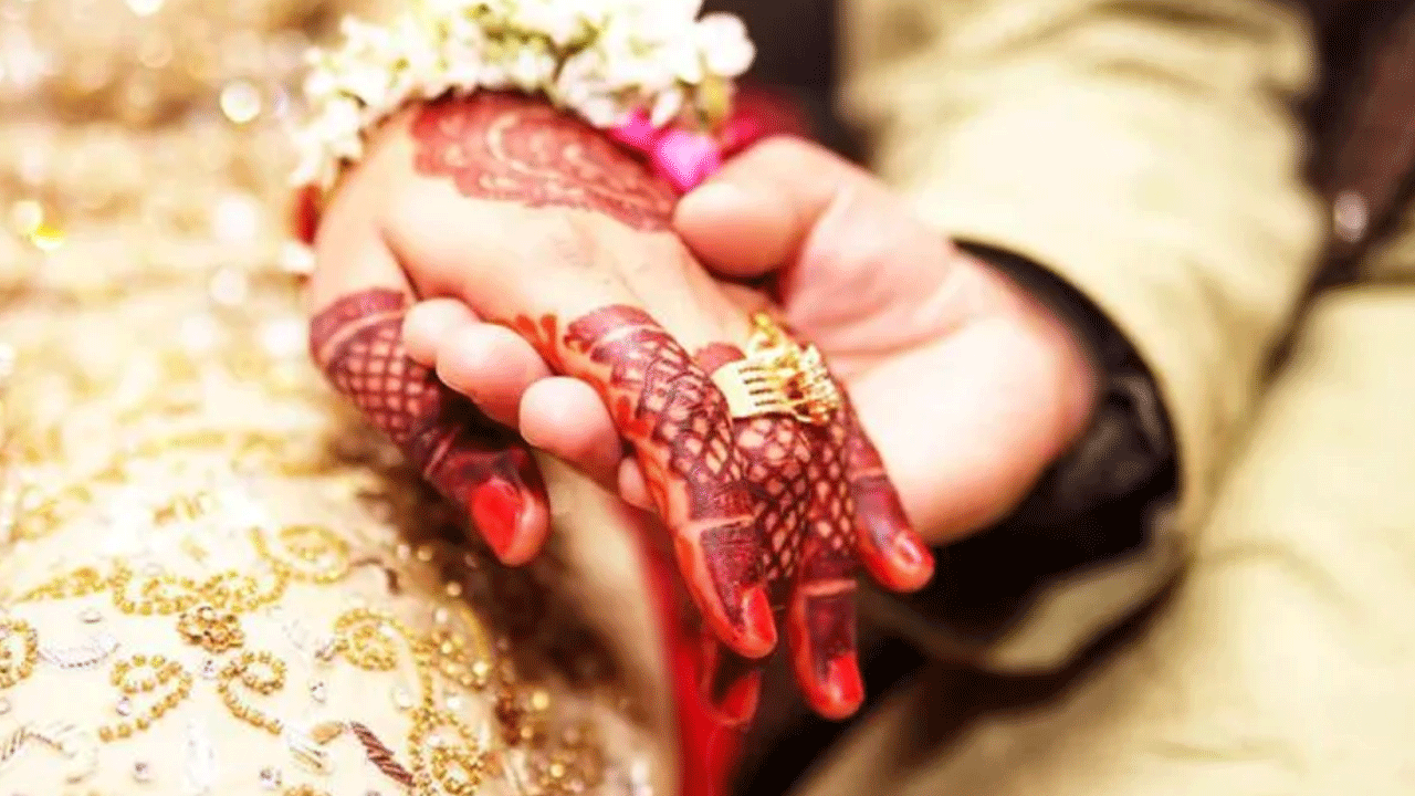 Viral News | పోలీసుల‌తో వ‌చ్చిన మ‌హిళ‌ను చూసి వ‌రుడు జంప్‌.. ఏం జ‌రిగిందంటే?